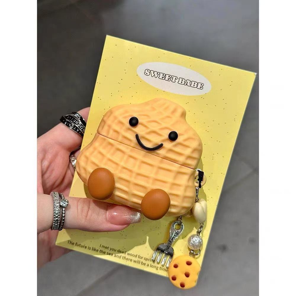 Cartoon Penut Case with Matching Charm